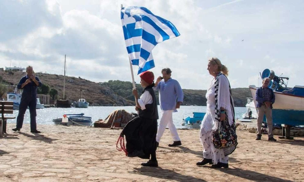 Γιατί δεν αλλάζει η ρύθμιση Γαβρόγλου στα Σχολεία για τον Εθνικό Ύμνο και την έπαρση σημαίας(Βίντεο)